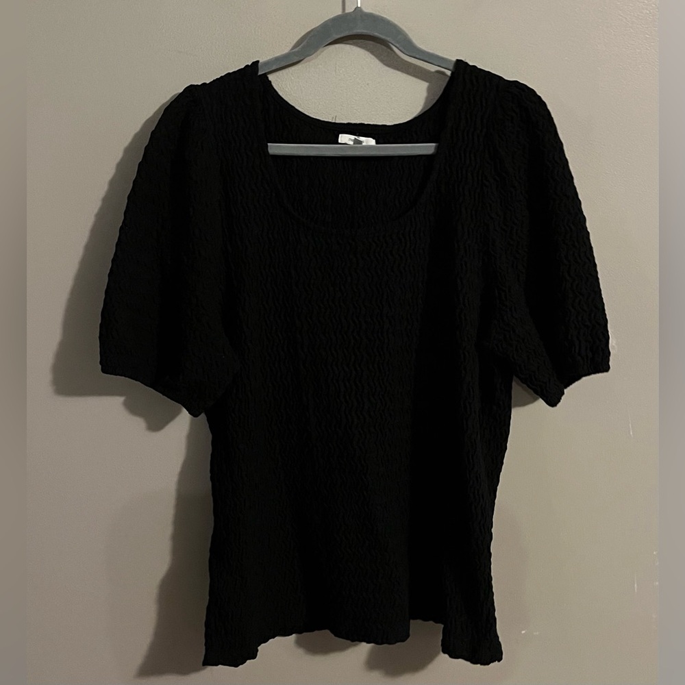 $6🩷Bundled Maurices Black Textured Blouse